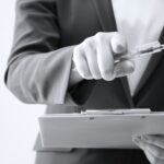 非難・無視・過干渉…仕事・職場でのモラルハラスメントの具体例