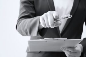 非難・無視・過干渉…仕事・職場でのモラルハラスメントの具体例